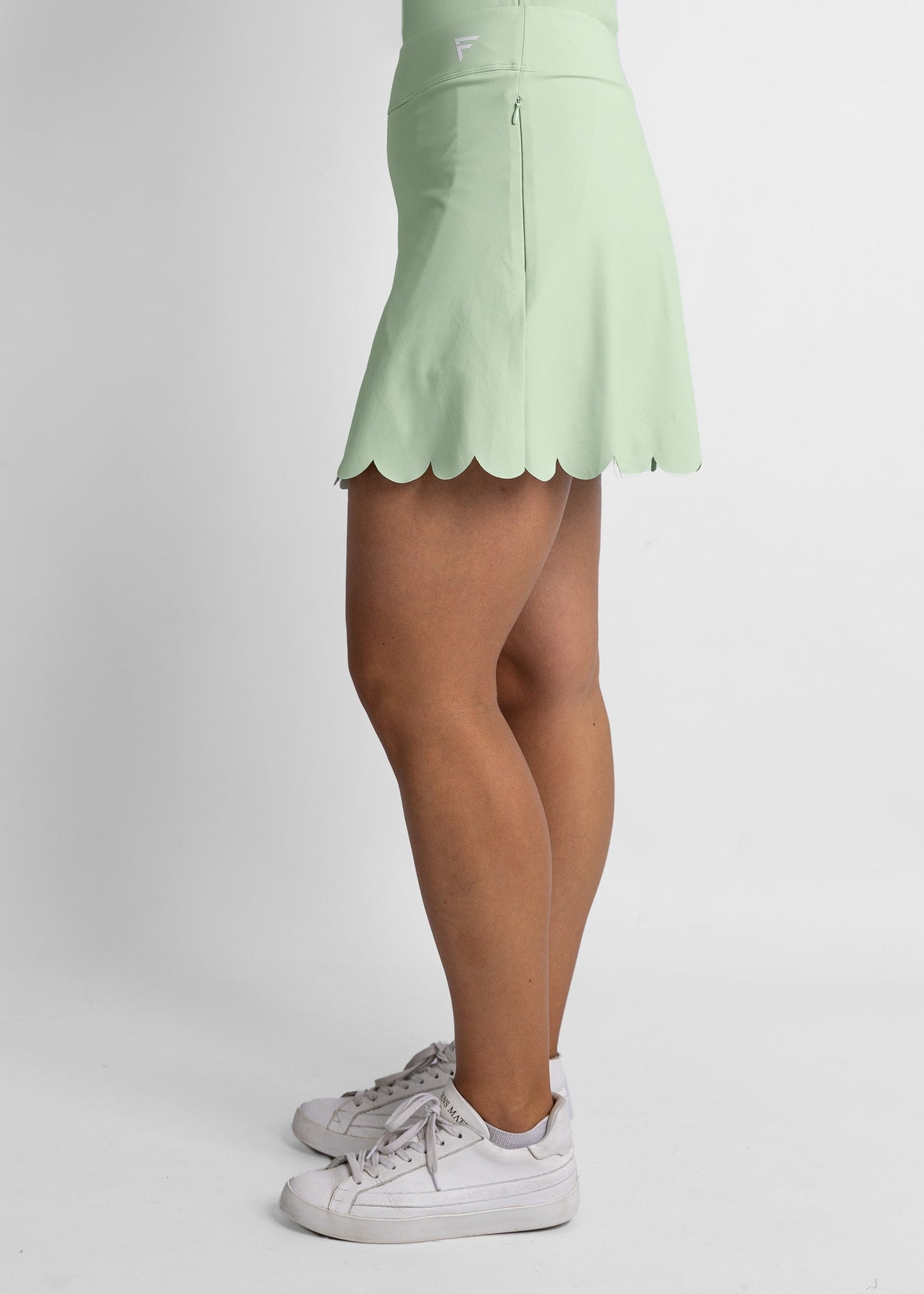 High-waisted golf skirt with scallop detail and inner skort (colour: sage green)